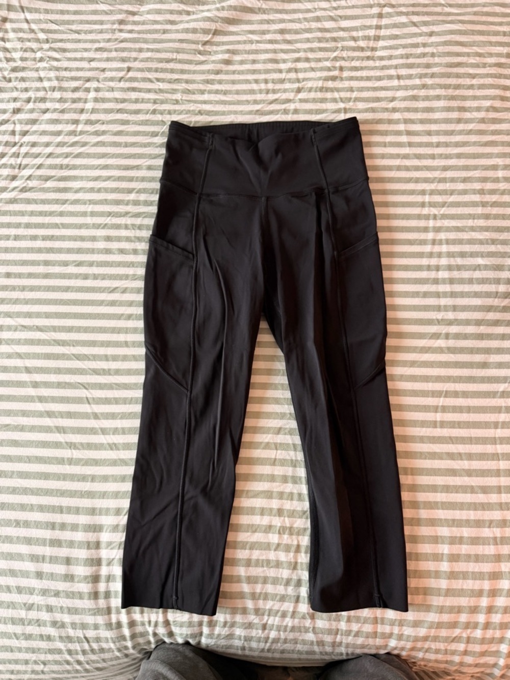lululemon athletica Black Cropped High-Waist Leggings with Side Panels - Picture 2 of 6